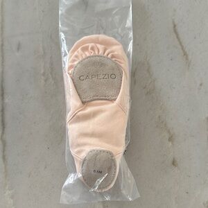 Capezio Canvas Ballet Slippers brand new, size 6.5M